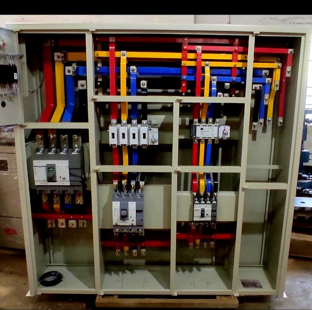 High current copper busbar distribution panel